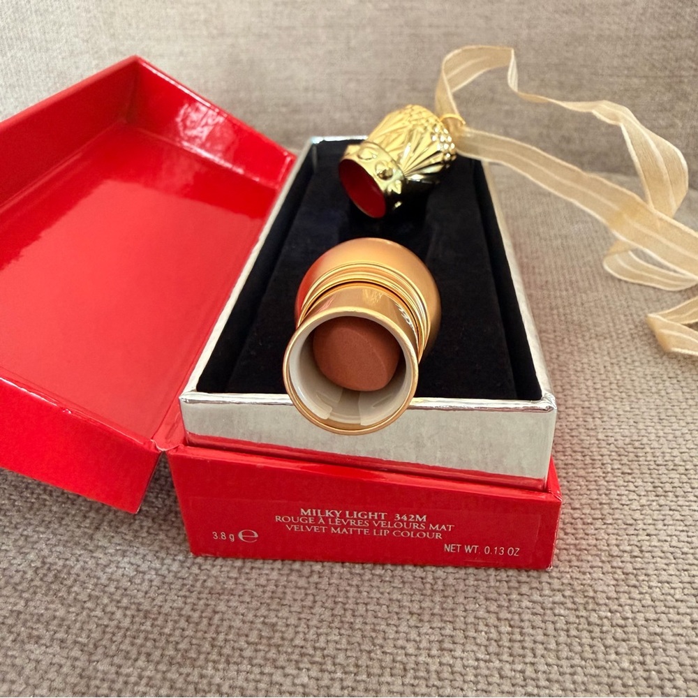 Christian Louboutin Matte Lipstick Pendant with Ribbon - Shade Milky Light 342M - Picture 5 of 16